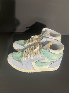 Nike Air Jordan 1 High Mint Green, Light Gray & Cream